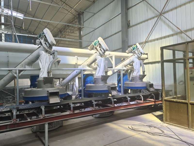 山西客戶(hù)使用拆遷廢料制作燃料顆粒